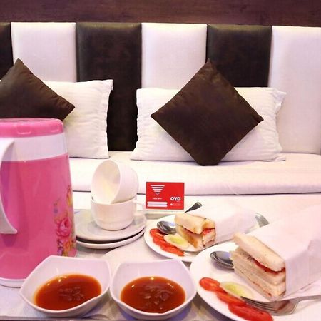Hotel Ravi Residency Bharatpur Buitenkant foto