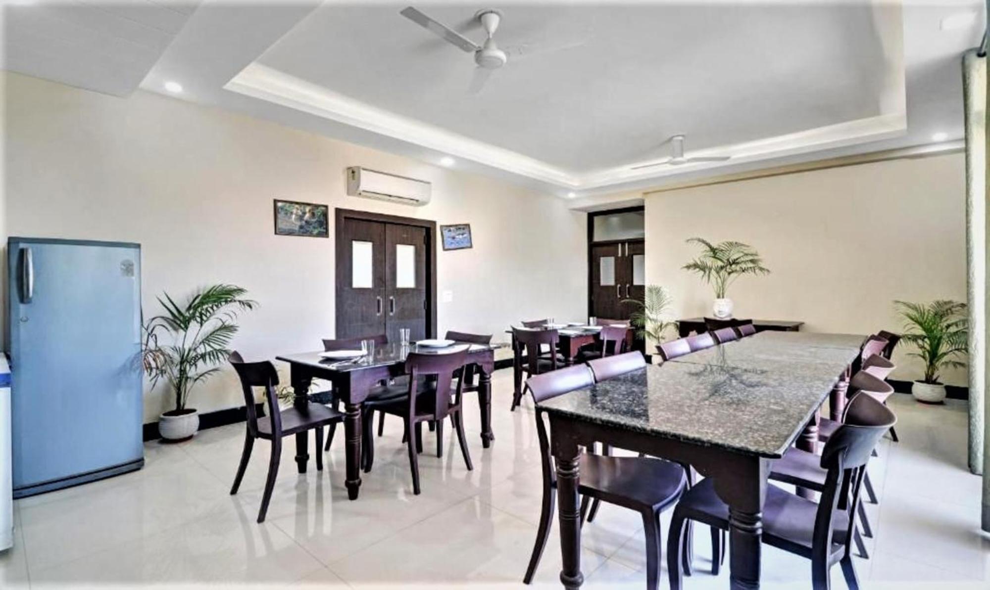 Hotel Ravi Residency Bharatpur Buitenkant foto