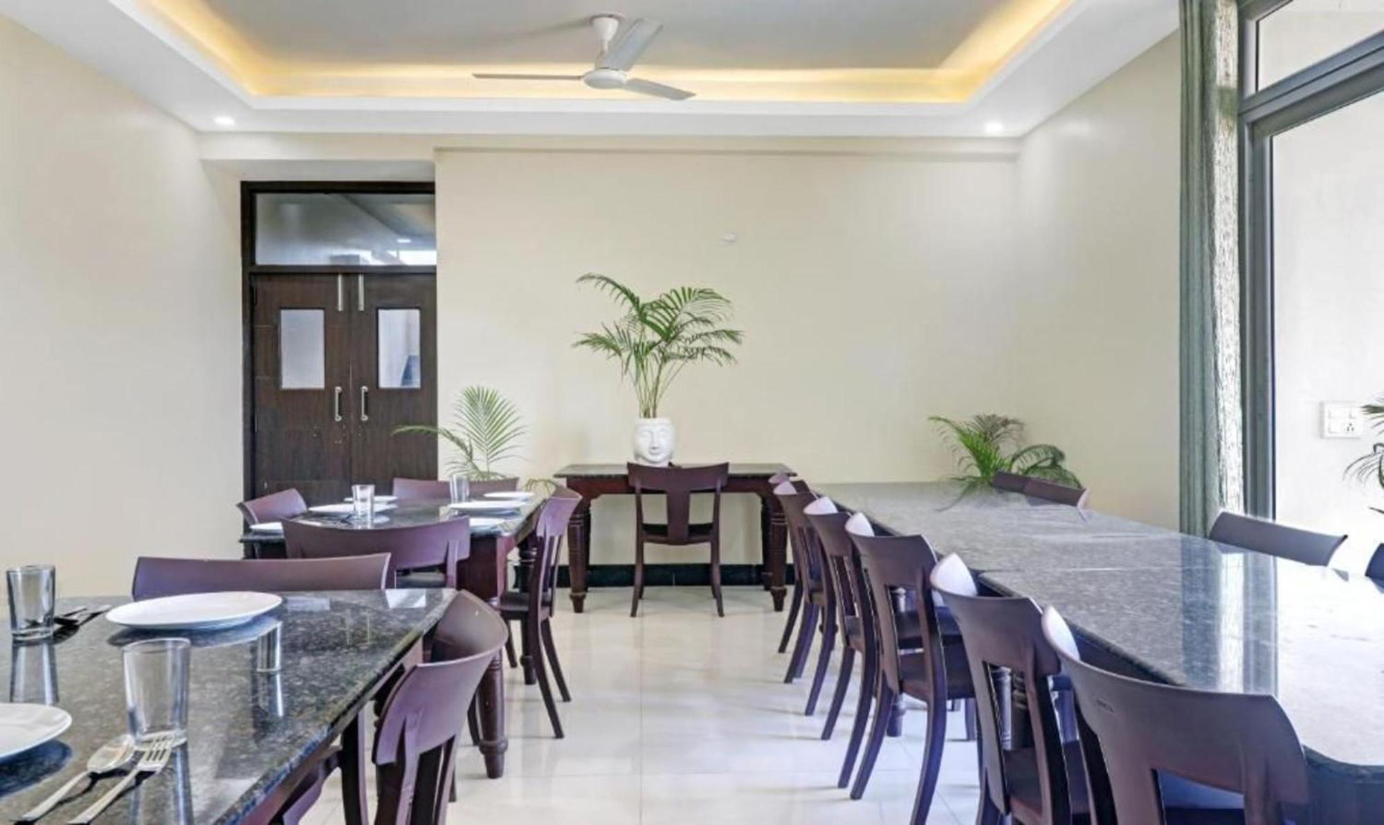 Hotel Ravi Residency Bharatpur Buitenkant foto