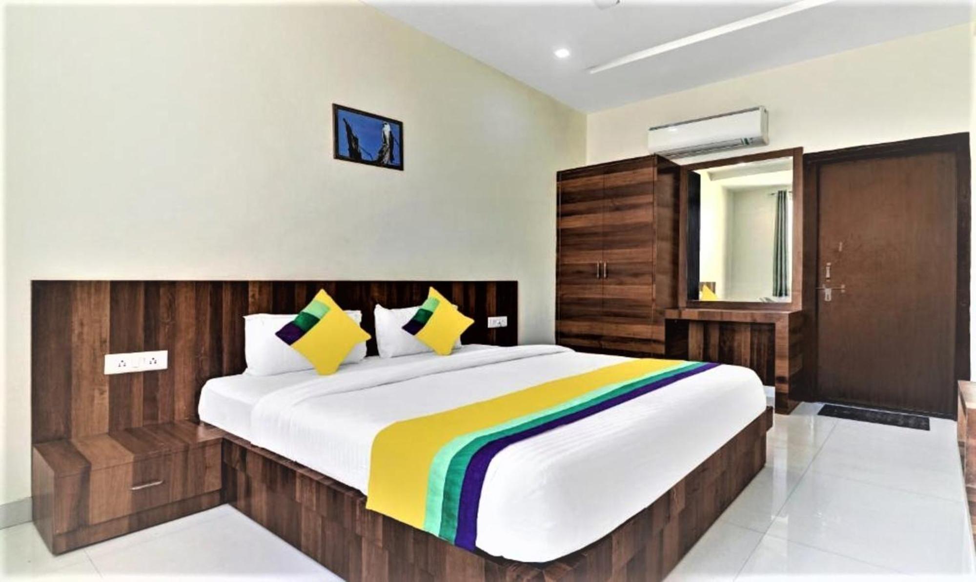 Hotel Ravi Residency Bharatpur Buitenkant foto