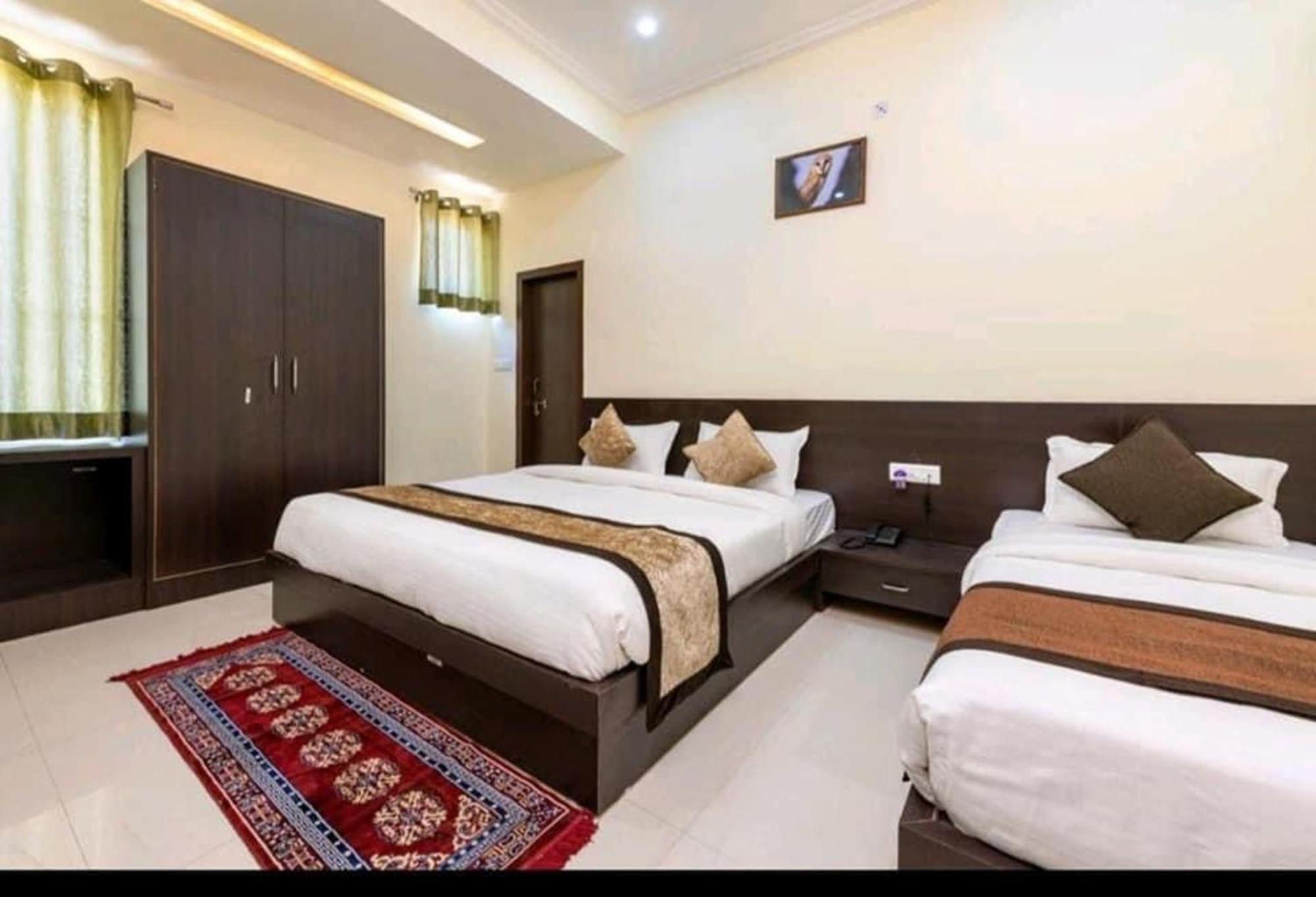 Hotel Ravi Residency Bharatpur Buitenkant foto