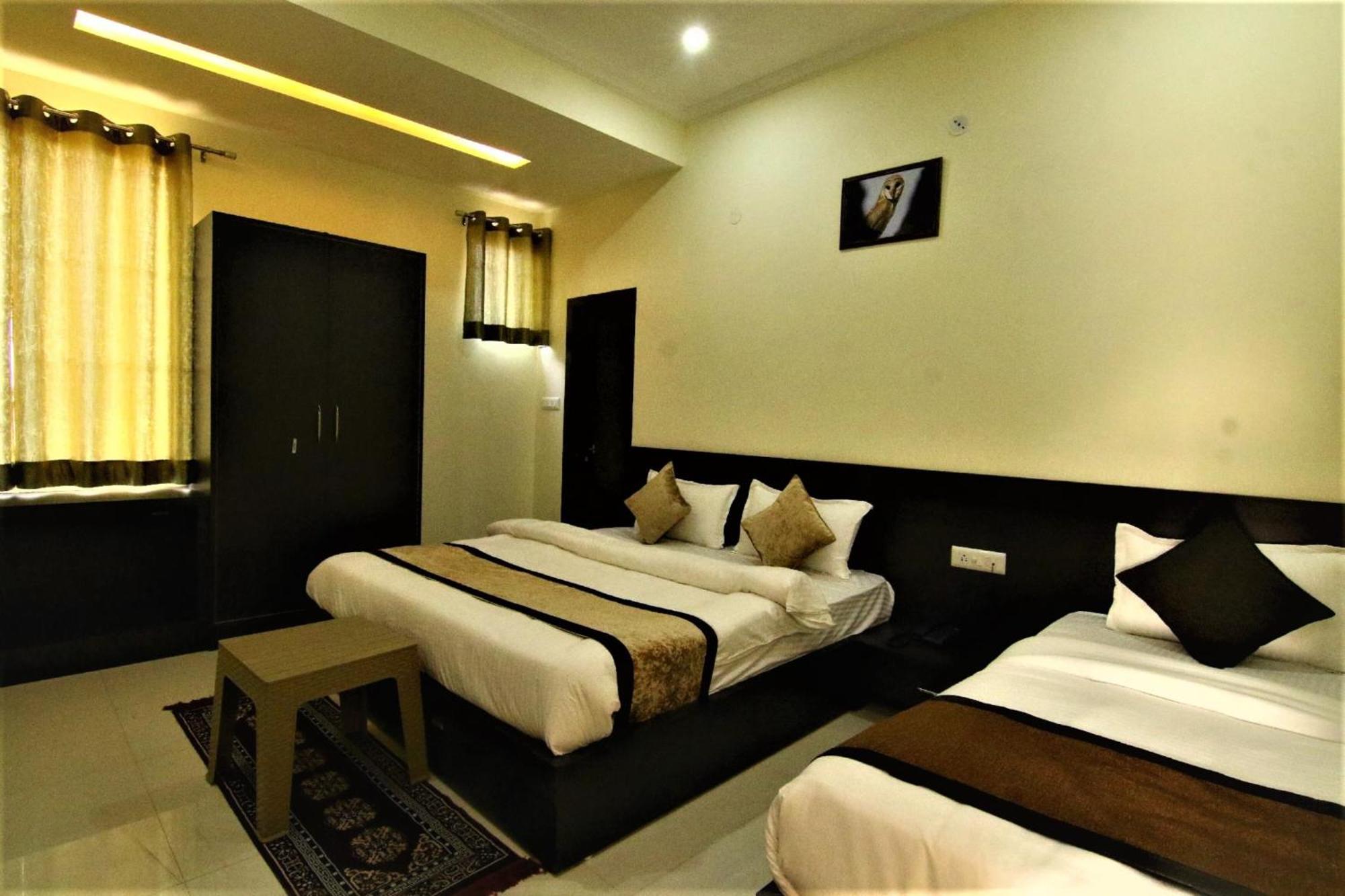 Hotel Ravi Residency Bharatpur Buitenkant foto