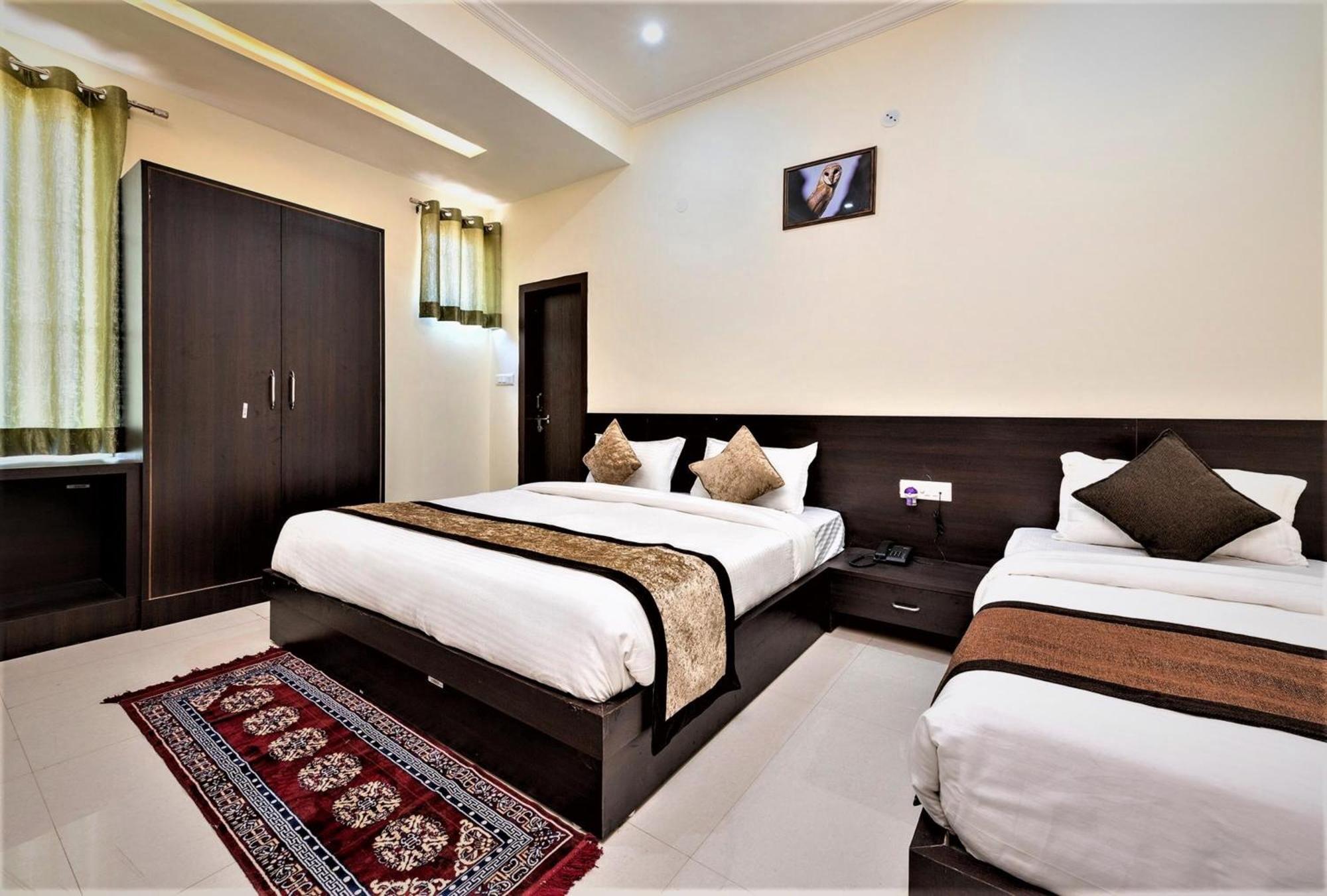 Hotel Ravi Residency Bharatpur Buitenkant foto