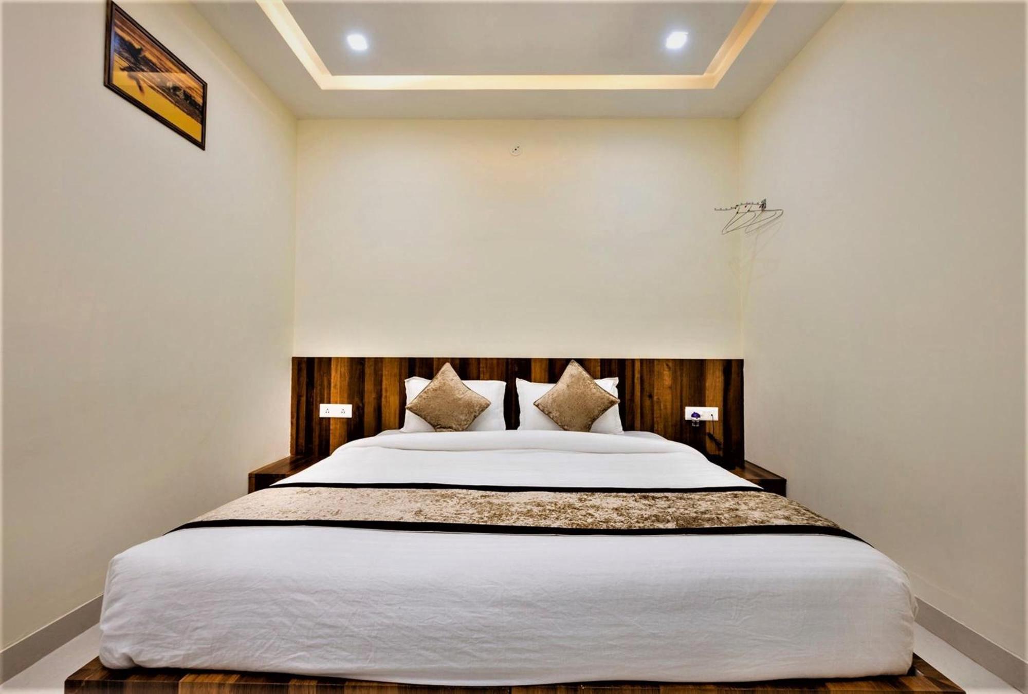 Hotel Ravi Residency Bharatpur Buitenkant foto